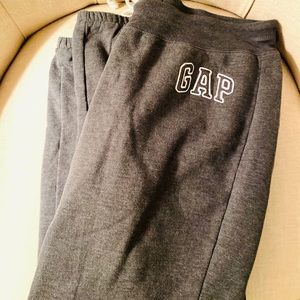 GAP Gray Cropped Sweatpants